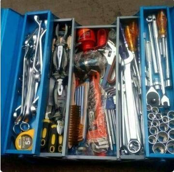 COMPLETE SET OF MECHANICAL TOOLS BOX